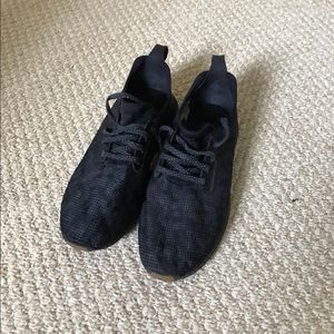 Under Armour Casual Lightweight Sneakers (US 8)